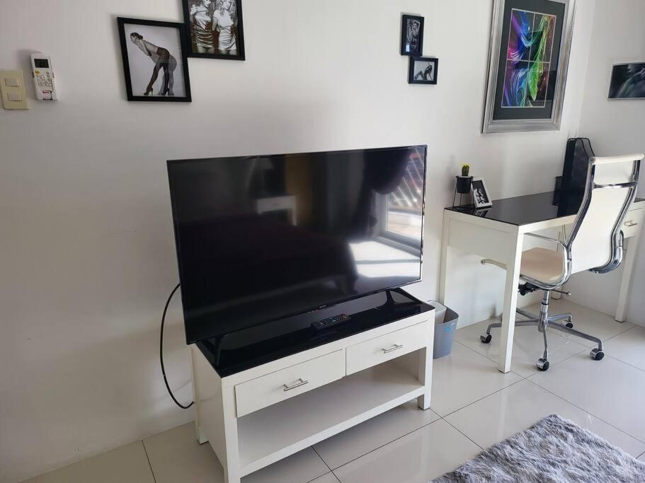 Kandi Tower 3, Premium 1Br With 2Cr & 2 Balcony. Ángeles Extérieur photo